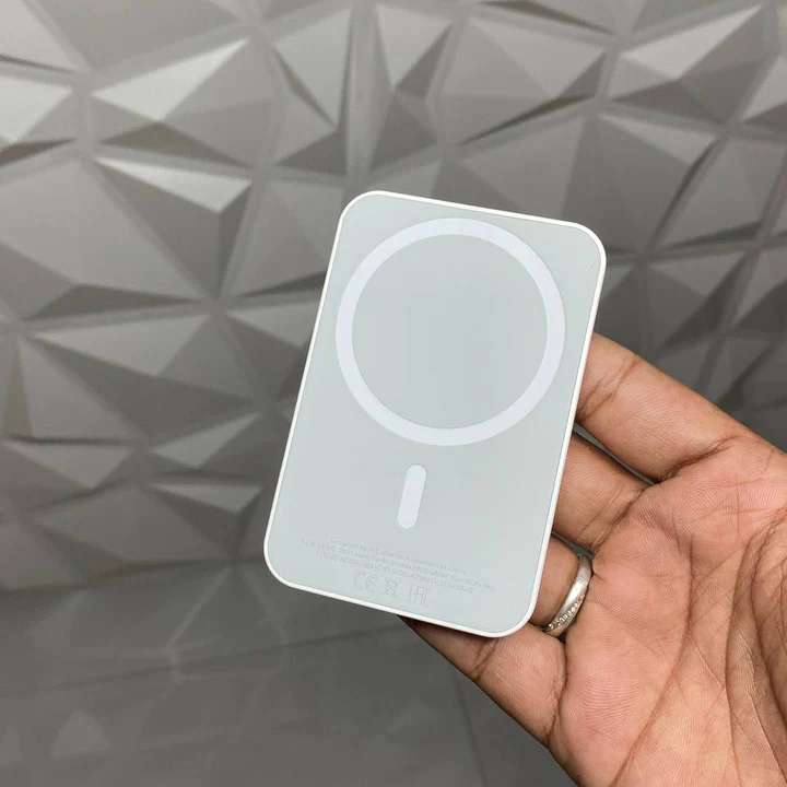 MagSafe Wireless Powerbank - 5000mAh Battery Capacity | 7 Days Replacement Policy | Cash on Delivery (COD)