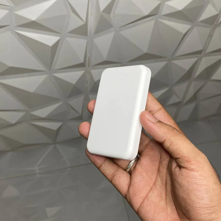 MagSafe Wireless Powerbank - 5000mAh Battery Capacity | 7 Days Replacement Policy | Cash on Delivery (COD)